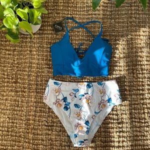NWT Sz. XL Blue & White Floral Bikini